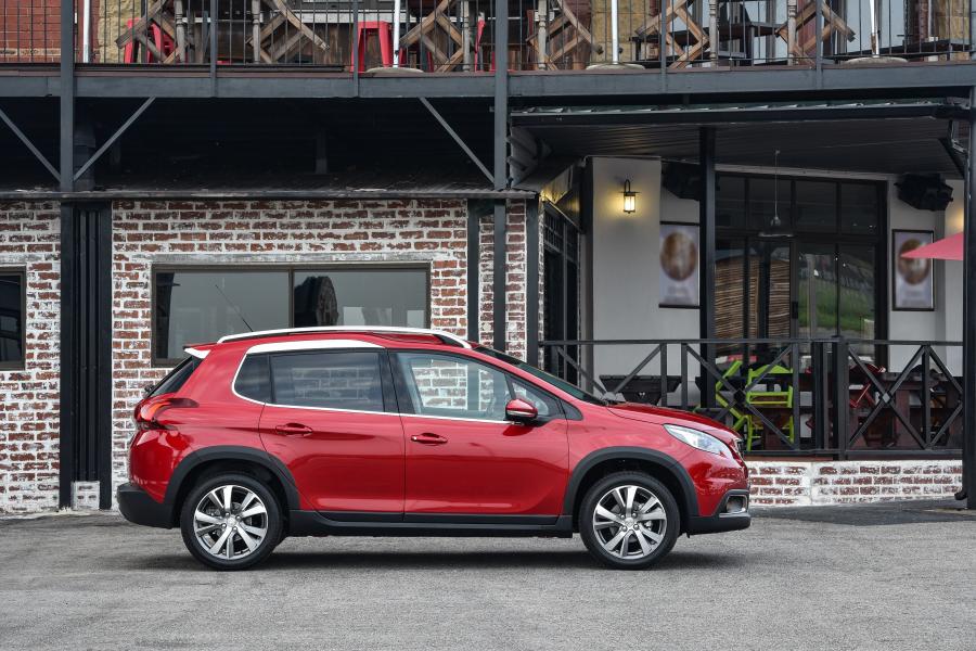  Peugeot 2008 2017 года  (ZA) (фото 15 из 32)